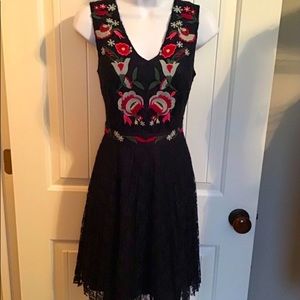 Nanette Lepore Embroidered Floral Navy Dress Sz.4